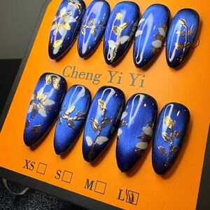 Handmade Deep Blue Cat Eye Floral Press-On Nails